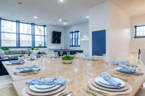 SchoolHouse now Lux BNB! Gym, Sauna, HotTub, GameRoom